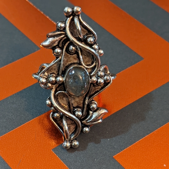 Vintage handcrafted ring - Picture 1 of 8